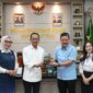 Kepala BP Batam, Amsakar Achmad bersama Wakil Kepala BP Batam, Li Claudia Chandra melaksanakan kunjungan silaturahmi dan koordinasi kepada Kejaksaan Tinggi Negeri Kepri, Selasa (21/10/2025). Foto: INIKEPRI.COM/BP Batam 