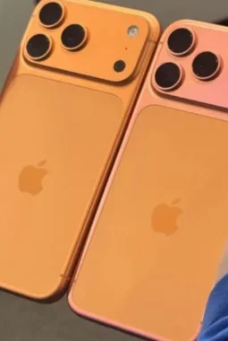 Heboh! iPhone 17 Pro Cosmic Orange Tiba-tiba Berubah Jadi Pink