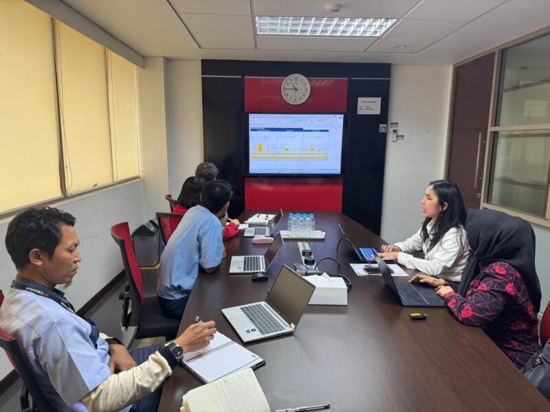 Melalui Unit Bisnis Distribusi dan Pelayanan, PLN Batam mengunjungi pelanggan industri yang menggunakan tarif I3 untuk dilakukan probing secara door to door. Foto: INIKEPRI.COM/PLN Batam 