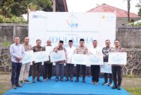 PT PLN Batam menyerahkan bantuan hewan kurban berupa 6 ekor sapi dan 20 ekor kambing kepada masyarakat dan pelanggan PLN Batam tersebar. Foto: INIKEPRI.COM/PLN Batam 
