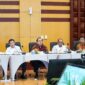 Dalam rangka mendukung kebijakan pemerintah terkait penyesuaian tarif tenaga listrik (tariff adjustment) bagi pelanggan rumah tangga mampu dan sangat mampu dengan daya 3.500 Volt Ampere (VA) ke atas (golongan R2 dan R3), serta pelanggan dari golongan pemerintah (P1, P2, dan P3), PT PLN Batam menggelar kegiatan diskusi publik bersama pelanggan guna memastikan informasi kebijakan tersampaikan secara transparan dan menyeluruh kepada seluruh pemangku kepentingan. Foto: INIKEPRI.COM/PLN Batam
