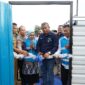PT PLN Batam konsisten menjalankan komitmennya dalam menebar manfaat nyata bagi masyarakat. Kali ini, PLN Batam memberikan dukungan kepada Kelompok Wanita Tani (KWT) Unit Bank Sampah (UBS) Taburosi sebagai wujud kepedulian terhadap isu ketahanan pangan, pemberdayaan perempuan, ekonomi, dan lingkungan. Dukungan diberikan dalam bentuk penyediaan tempat sampah terpilah serta pembangunan bioflok. Foto: INIKEPRI.COM/PLN BATAM 