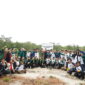 Dalam semangat memperingati Hari Mangrove Sedunia, PT PLN Batam menggelar penanaman mangrove di Kebun Raya Batam, Sabtu (26/07). Melalui aksi bertajuk “Ayo Menanam Mangrove” hasil kolaborasi dengan Lembaga Swadaya Masyarakat Mangrove Pusaka Anak Negeri (LSM Mapan) serta PT Yamamoto ini, sebanyak 3.000 pohon mangrove berhasil ditanam. Foto: INIKEPRI.COM/PLN Batam 