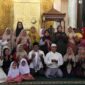 Wali Kota Tanjungpinang Lis Darmansyah menghadiri kegiatan silaturrahmi dan konsolidasi bersama 100 Orang Mualaf Baru se-Provinsi Kepulauan Riau, di Masjid Besar Al Uswah Tanjungpinang, Kecamatan Tanjungpinang Timur, Minggu (19/10/2025). Foto: INIKEPRI.COM/TanjungpinangKota 