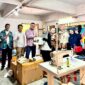 PLN Batam berkomitmen untuk terus mendukung pengembangan Usaha Mikro, Kecil, dan Menengah (UMKM) di Kota Batam, salah satunya melalui penyaluran bantuan untuk UMKM Batik Moleqie. Bantuan diserahkan secara simbolis di Gedung Lembaga Adat Melayu, Batam, Rabu (14/5). Foto: INIKEPRI.COM/PLN Batam 