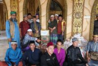 PT PLN Batam melalui Lembaga Amil Zakat Infaq dan Shadaqah (LAZIS) bersama Komunitas Pecinta Subuh Sekupang (PSS) hadir menjadi pelita bagi penghuni hinterland yang kerap luput dari perhatian. Bersama 60 paket sembako yang tersalur untuk warga Pulau Geranting, tersisip harapan besar akan kehidupan yang lebih sejahtera. Foto: INIKEPRI.COM/PLN Batam 