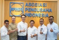 PT PLN Batam bersilaturahmi dengan Ketua Asosiasi Pengusaha Indonesia (Apindo) Kota Batam, Rafky Rasyid pada Selasa (20/5). Sementara itu dari PT PLN Batam diwakili oleh Sekretaris Perusahaan, Zulhamdi, bersama Vice Presiden Niaga PT PLN Batam, Ika Patria Wardana. Foto: INIKEPRI.COM/PLN Batam 