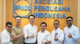 PT PLN Batam bersilaturahmi dengan Ketua Asosiasi Pengusaha Indonesia (Apindo) Kota Batam, Rafky Rasyid pada Selasa (20/5). Sementara itu dari PT PLN Batam diwakili oleh Sekretaris Perusahaan, Zulhamdi, bersama Vice Presiden Niaga PT PLN Batam, Ika Patria Wardana. Foto: INIKEPRI.COM/PLN Batam 