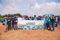 Dalam rangka memperingati Hari Lingkungan Hidup Sedunia, PLN Batam turut berpartisipasi dalam aksi gotong royong massal di wilayah Kota Batam yang digelar oleh Pemerintah Kota Batam. Foto: INIKEPRI.COM/PLN Batam 