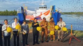 Pelepasan ekspor ayam hidup melalui jalur laut ke Singapura. Senin (6/10/2025). Foto: INIKEPRI.COM/KepriProv 