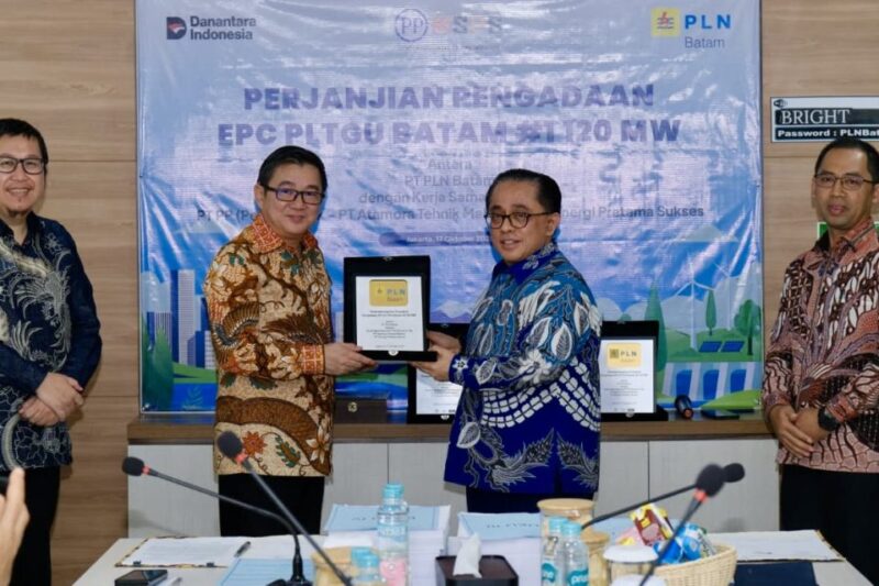 Tanda tangan kerja sama PLN. Foto:Istimewa