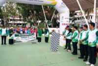 Wali Kota Batam, Amsakar Achmad, bersama Wakil Wali Kota Li Claudia Chandra, membuka secara resmi Pekan Olahraga dan Seni (Porseni) Raudhatul Athfal (RA) dan Madrasah Aliyah (MA) se-Kota Batam di Dataran Engku Putri, Selasa (4/11/2025). Foto: INIKEPRI.COM