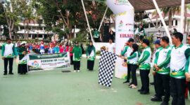 Wali Kota Batam, Amsakar Achmad, bersama Wakil Wali Kota Li Claudia Chandra, membuka secara resmi Pekan Olahraga dan Seni (Porseni) Raudhatul Athfal (RA) dan Madrasah Aliyah (MA) se-Kota Batam di Dataran Engku Putri, Selasa (4/11/2025). Foto: INIKEPRI.COM