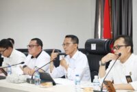 Wali Kota Batam, Amsakar Achmad, memaparkan berbagai inovasi daerah Kota Batam dalam rangka penilaian Innovative Government Award (IGA) Tahun 2025. Foto: INIKEPRI.COM/Media Center Batam 