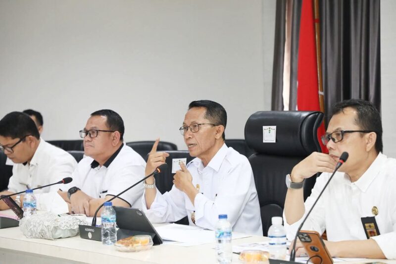 Wali Kota Batam, Amsakar Achmad, memaparkan berbagai inovasi daerah Kota Batam dalam rangka penilaian Innovative Government Award (IGA) Tahun 2025. Foto: INIKEPRI.COM/Media Center Batam 