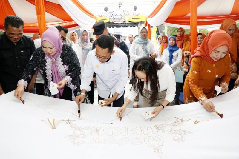 Gebyar UMKM Kota Batam Tahun 2025 di Dataran Engku Putri Batam Centre, Rabu (5/11/2025). Foto: INIKEPRI.COM/Media Center Batam 