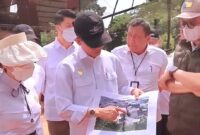 Amsakar Achmad dan Li Claudia Chandra meninjau TPA Punggur. Foto: INIKEPRI.COM