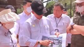 Amsakar Achmad dan Li Claudia Chandra meninjau TPA Punggur. Foto: INIKEPRI.COM