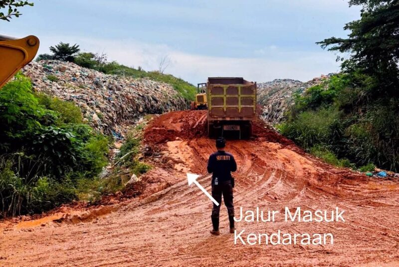 Jalan masuk kendaraan ke TPA Punggur. Foto: INIKEPRI.COM