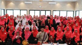 Erlita Amsakar, menghadiri Tablig Akbar dan Dakwah Kemanusiaan yang digelar di Masjid As-Salam, Kecamatan Batamkota. Foto: INIKEPRI.COM