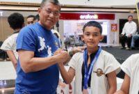 Sekretaris Daerah (Sekda) Kota Batam, Firmansyah, secara resmi menutup Kejuaraan Antar Satuan Latihan (Kejursat) IV Tarung Derajat se-Kota Batam di Pollux Mall Batam Center. Foto: INIKEPRI.COM