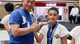 Sekretaris Daerah (Sekda) Kota Batam, Firmansyah, secara resmi menutup Kejuaraan Antar Satuan Latihan (Kejursat) IV Tarung Derajat se-Kota Batam di Pollux Mall Batam Center. Foto: INIKEPRI.COM