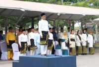 Ketua DPRD Kota Batam, Muhammad Kamaluddin, memimpin apel peringatan Hari Jadi ke-25 DPRD Kota Batam Tahun 2025 di halaman Gedung DPRD Batam, Jumat (31/10/2025). Foto: INIKEPRI.COM