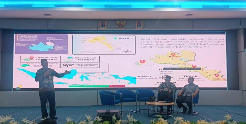 Seminar Nasional Sisfotek 9 yang digelar oleh Ikatan Ahli Informatika Indonesia (IAII) Nusantara Provinsi Kepulauan Riau, di Aula Gedung Utama Politeknik Negeri Batam. Foto: INIKEPRI.COM/Media Center Batam 