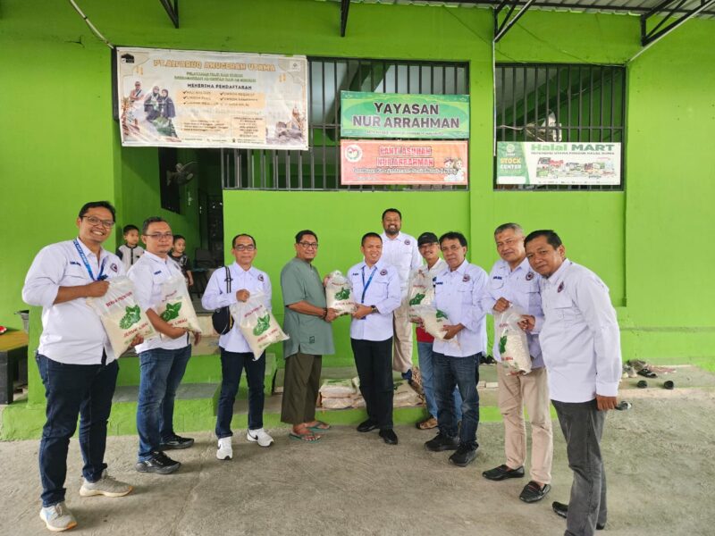 Komunitas Jurnalis Kepri (KJK) kembali menunjukkan kepedulian sosialnya melalui kegiatan bakti sosial yang digelar di Panti Asuhan Nur Arrahman, Perumahan Puri Surya, Tanjungpinang. Foto: INIKEPRI.COM