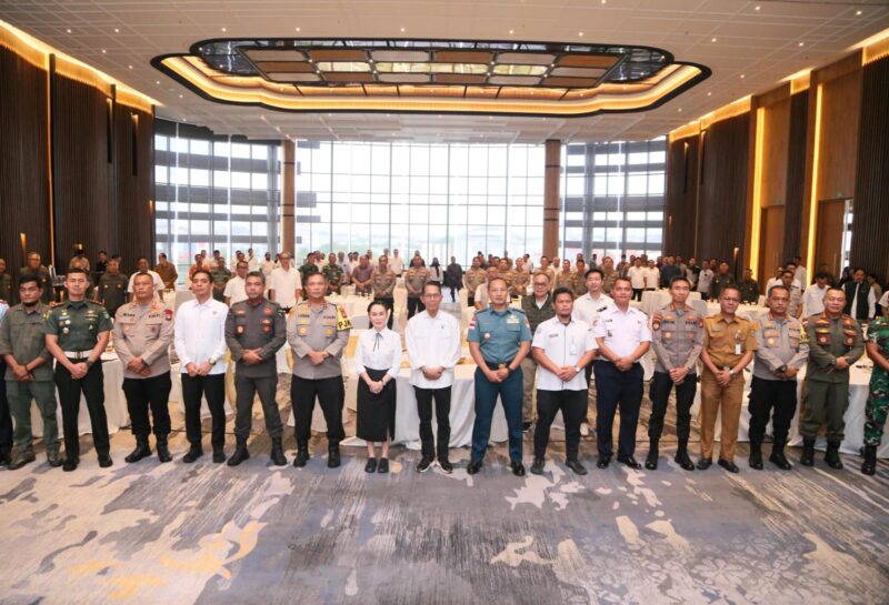 BP Batam menggelar Rapat Koordinasi dan Komitmen Bersama 21 FKPD dalam rangka mengukuhkan sinergitas dan soliditas unsur pengamanan dalam menjaga investasi dan wilayah KPBPB Batam, Selasa (18/11/2025), di Grand Mercure Hotel Batam. Foto: INIKEPRI.COM/BP Batam 