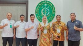 Bupati Natuna Cen Sui Lan melakukan kunjungan silaturahmi resmi ke Kantor Kejaksaan Tinggi Kepulauan Riau. Foto: INIKEPRI.COM