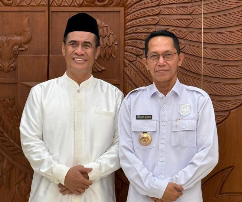 Wali Kota Batam, Amsakar Achmad, menghadiri pertemuan dengan Menteri Pertanian RI, Andi Amran Sulaiman, di Komplek Perumahan Kalibata, Jakarta Selatan, Rabu (26/11). Foto: INIKEPRI.COM