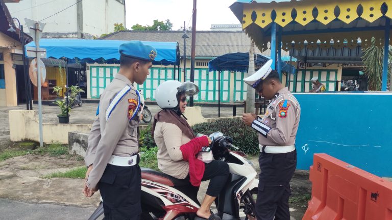 Satuan Lalu Lintas Polres Lingga mulai menggelar Operasi Zebra Seligi 2025 di wilayah Kabupaten Lingga. Foto: INIKEPRI.COM