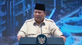 Presiden Prabowo Subianto saat meresmikan pabrik Lotte Chemical Indonesia di Cilegon, Banten, Kamis (6/11/2025). Foto: INIKEPRI.COM