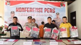 Polres Lingga saat menggelar Konferensi Pers terkait kasus pencabulan. Foto: INIKEPRI.COM/Polres Lingga 