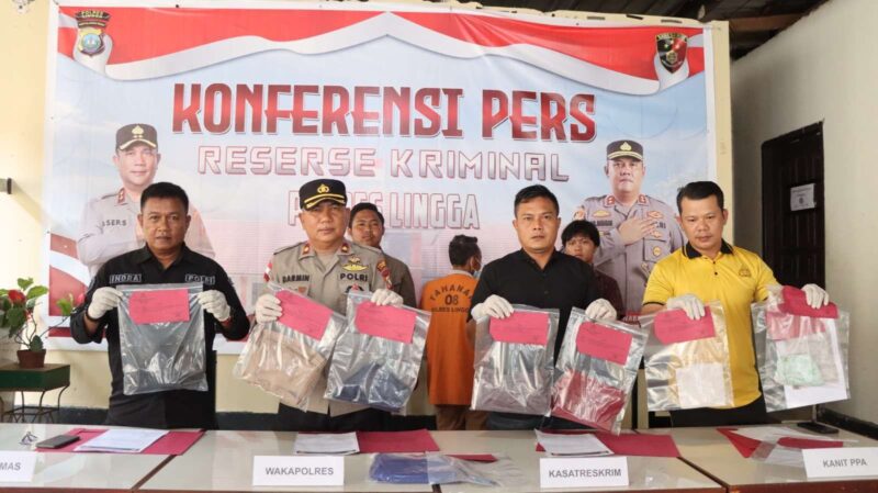 Polres Lingga saat menggelar Konferensi Pers terkait kasus pencabulan. Foto: INIKEPRI.COM/Polres Lingga 