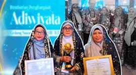 tiga sekolah di Tanjungpinang berhasil meraih penghargaan bergengsi yaitu, Sekolah Adiwiyata Nasional dan Adiwiyata Mandiri yang digelar Kementerian Lingkungan Hidup dan Kehutanan (KLHK) bersama Kementerian Pendidikan Dasar dan Menengah di Taman Mini Indonesia Indah (TMII), Jakarta. Foto: INIKEPRI.COM/TanjungpinangKota 