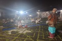 Staf Penyelenggara Hindu Kantor Kementerian Agama Kota Batam, Gede Somanita, kembali hadir memberikan Dharma Wacana dalam persembahyangan Purnama Sasih Kanem (Kalender Bali) di Pura Agung Amerta Bhuana, Kamis, 4 Desember 2025. Foto: INIKEPRI.COM