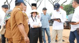 Wakil Wali Kota Batam, Li Claudia Chandra, meninjau enam lokasi yang diusulkan sebagai Tempat Pembuangan Sementara (TPS) di Kecamatan Bengkong. Foto: INIKEPRI.COM/Media Center Batam 