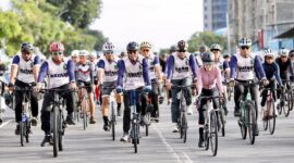 Amsakar Achmad dan Li Claudia Chandra dalam kegiatan Batam Bersepeda yang digelar sebagai bagian dari rangkaian peringatan Hari Jadi Batam (HJB) ke-196. Foto: INIKEPRI.COM