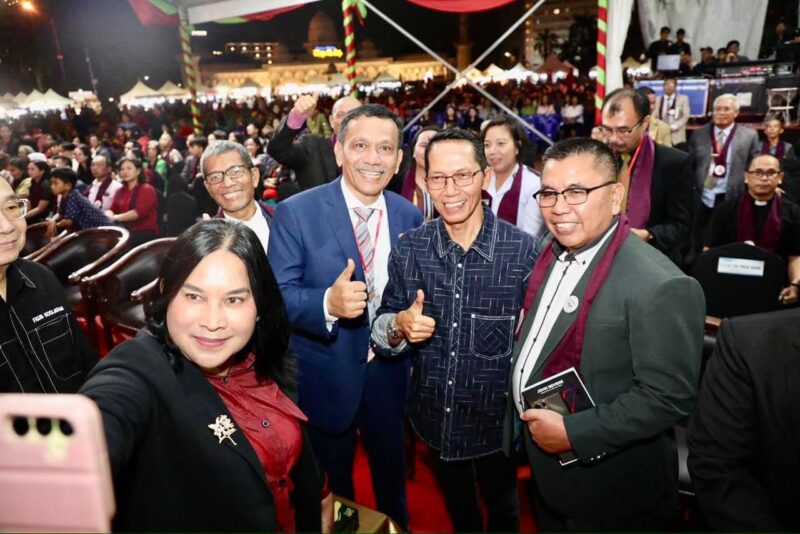 Wali Kota Batam, Amsakar Achmad, saat menghadiri Perayaan Natal Oikumene Tingkat Kota Batam Tahun 2025 di Dataran Engku Putri, Batamcentre, Senin (29/12/2025) malam. Foto: INIKEPRI.COM