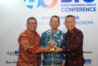 Badan Pengusahaan (BP) Batam menerima penghargaan sebagai Pioneer in Free Trade Zone Management for Regional Investment Gateaway dalam ajang BIG 40 Awards 2025  yang dihelat Bisnis Indonesia di Raffles Hotel, Jakarta, Selasa (8/12/2025). Foto: INIKEPRI.COM/BP Batam 