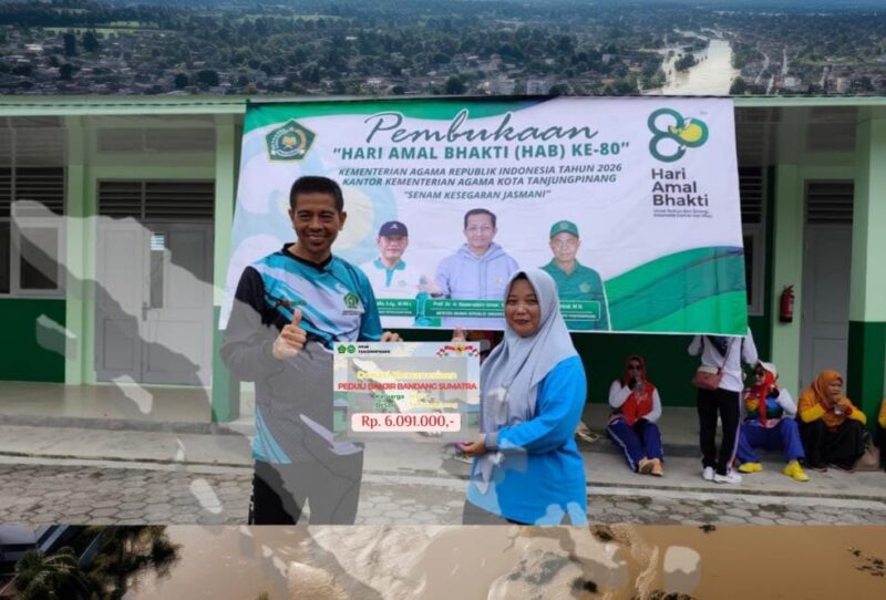 Madrasah Tsanawiyah Negeri (MTsN) Tanjungpinang menunjukkan kepedulian sosialnya dengan menyerahkan Donasi Kemanusiaan Peduli Banjir Bandang dan Tanah Longsor di wilayah Sumatera kepada Kantor Kementerian Agama (Kemenag) Kota Tanjungpinang. Foto: INIKEPRI.COM/MTsN Tanjungpinang 