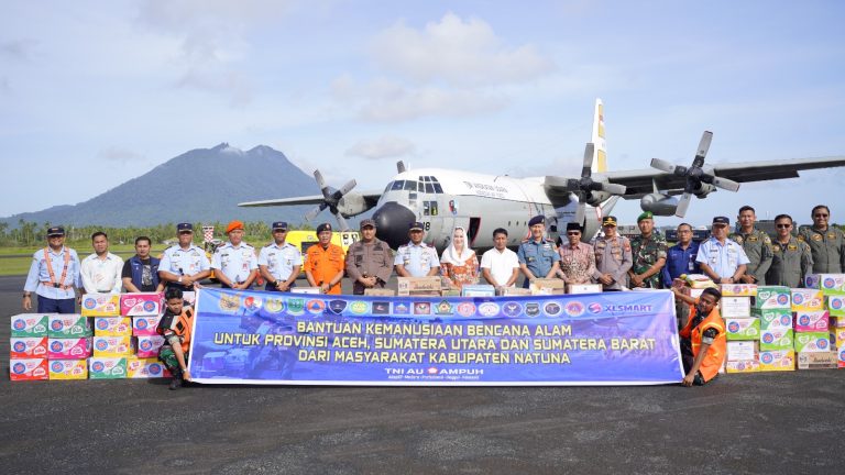 Bantuan kemanusiaan tahap kedua resmi diberangkatkan menuju Aceh, Sumatra Utara, dan Sumatra Barat pada Rabu pagi (10/12), melalui Apron Base Ops Lanud Raden Sadjad. Foto: INIKEPRI.COM