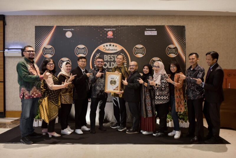 RSBP Batam kembali mencatatkan prestasi di tingkat nasional dengan diterimanya penghargaan Indonesian Best Golden Awards 2025 dalam kategori “The Best Reliable Hospital in Health Service Excellent of the Year.” Foto: INIKEPRI.COM/BP Batam 