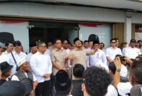 Ratusan kader, simpatisan, dan relawan Partai Gerindra memadati Kantor DPD Partai Gerindra Provinsi Kepulauan Riau, Jumat (19/12/2025). Foto: INIKEPRI.COM 