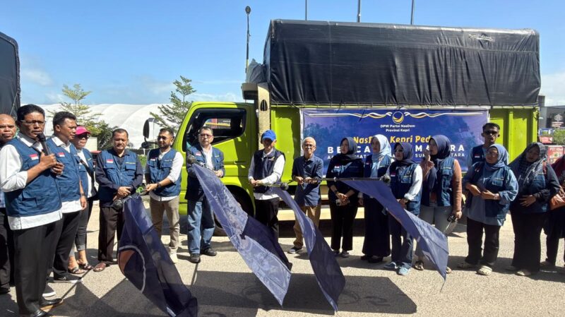 Pelepasan Truk Bantuan NasDem Kepri Peduli. Foto: INIKEPRI.COM