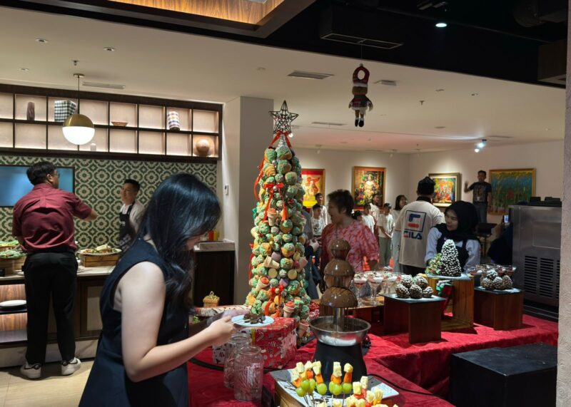 Mengusung tema “Santa, Saved Us A Seat!”, ARTOTEL Batam menghadirkan perayaan Natal yang terasa dekat dan personal. Foto: INIKEPRI.COM