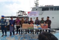Anggota DPR RI Daerah Pemilihan Kepulauan Riau, Meireza Endipat Wijaya, secara resmi melepas pengiriman bantuan kemanusiaan bagi masyarakat terdampak bencana alam di Provinsi Aceh dan Sumatera Utara. Foto: INIKEPRI.COM