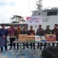 Anggota DPR RI Daerah Pemilihan Kepulauan Riau, Meireza Endipat Wijaya, secara resmi melepas pengiriman bantuan kemanusiaan bagi masyarakat terdampak bencana alam di Provinsi Aceh dan Sumatera Utara. Foto: INIKEPRI.COM